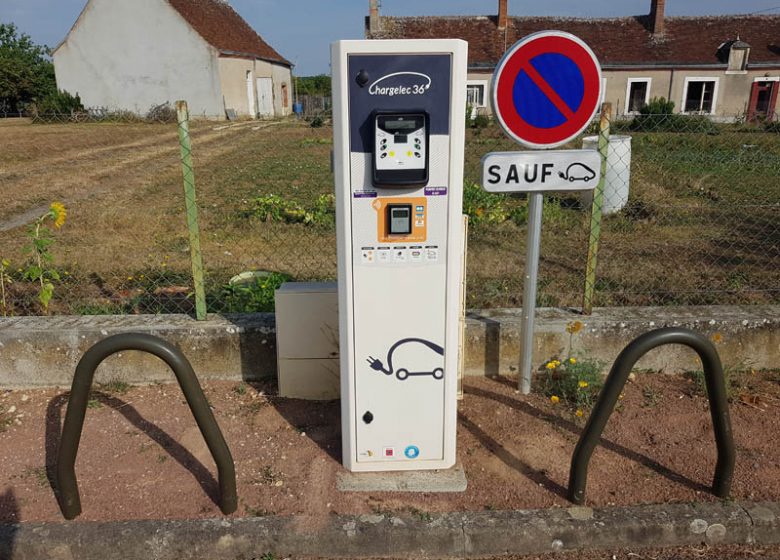 Borne de charge électrique pour voiture et vélo