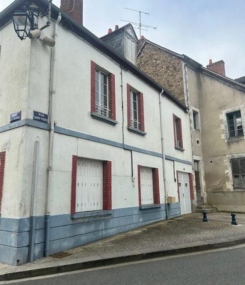 Mme Valérie RENNESSON Rue Saint-Pierre